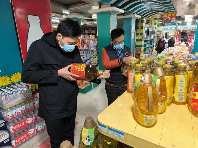 花生油小作坊重点检查 原材料、台账、储存与标签全链条监管